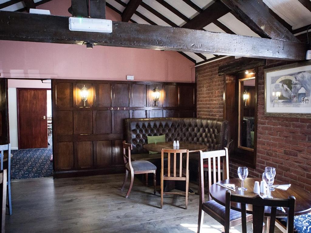 The Crewe Arms Hotel 외부 사진